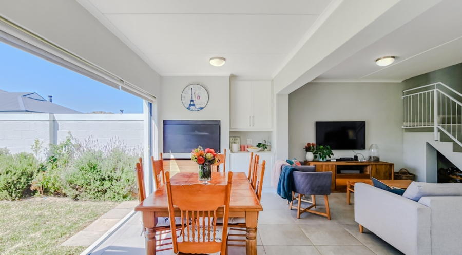 To Let 3 Bedroom Property for Rent in Protea Heights Western Cape